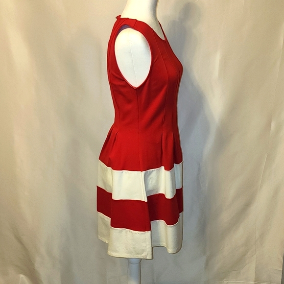 Dress - Picture 2 of 5